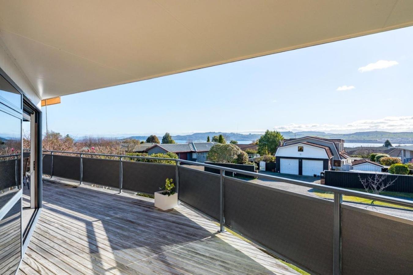 Lake Taupo Outlook - Table Tennis, Great Location Екстериор снимка